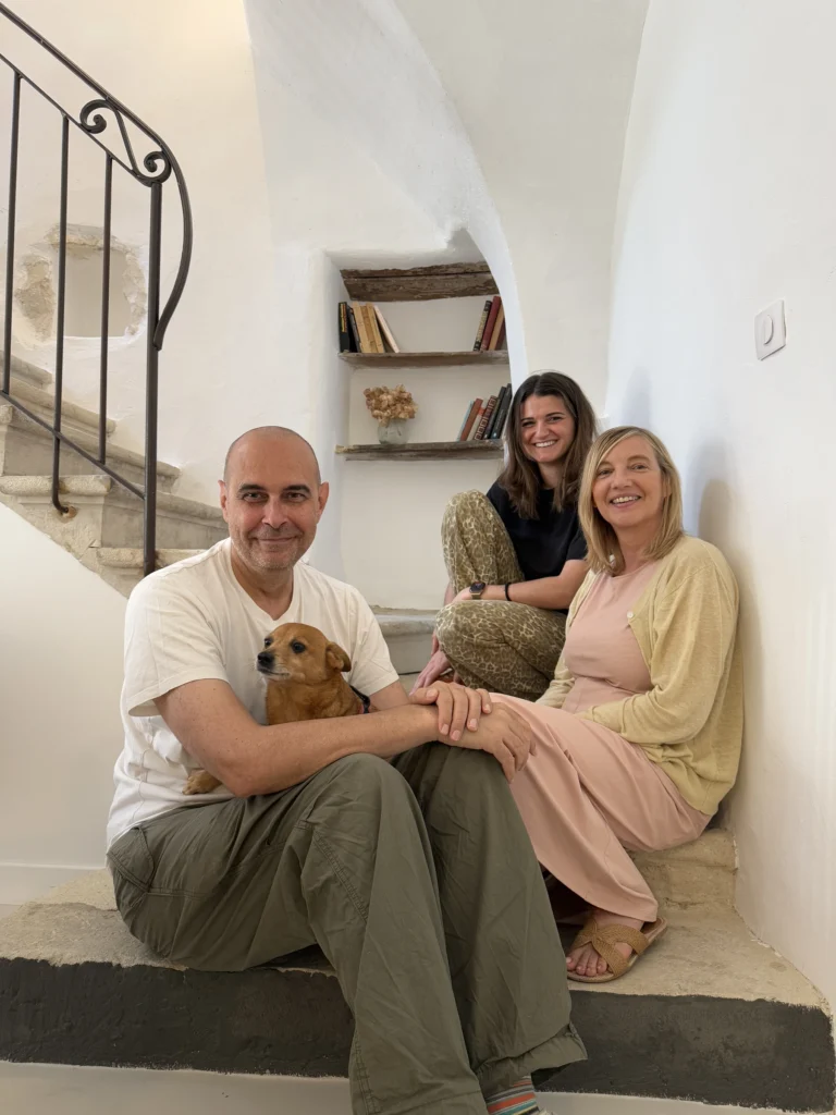 Jeanne Jouvet avec Pascale et Éric Perruchot à Pantoufle Hôtel.
