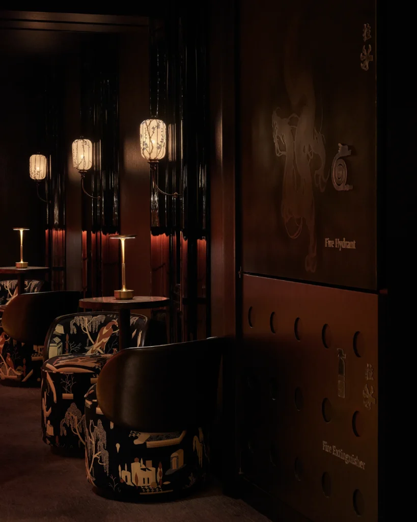 Couloir du salon — Loong Bar Beijing
